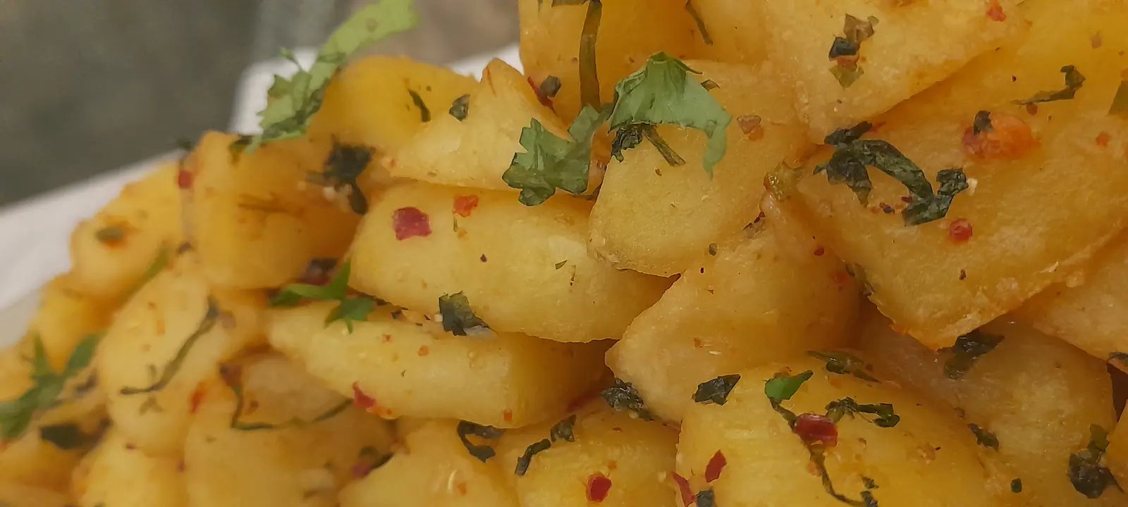 batata w kizbara (Spicy)